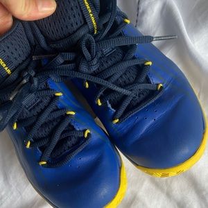 UA Boys Basketball Shoes